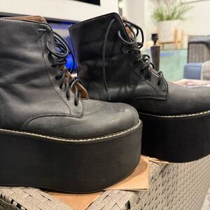 Jeffrey Campbell Black Lace-Up Platform Ankle boots combat leather